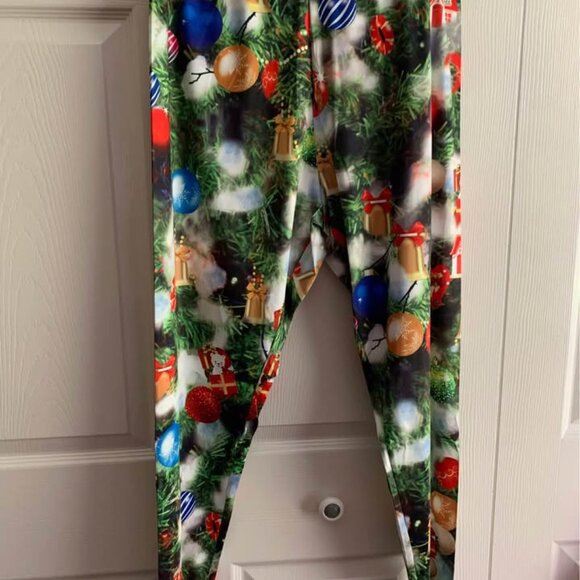 Ladies size 1X Christmas Leggings - Picture 4 of 10